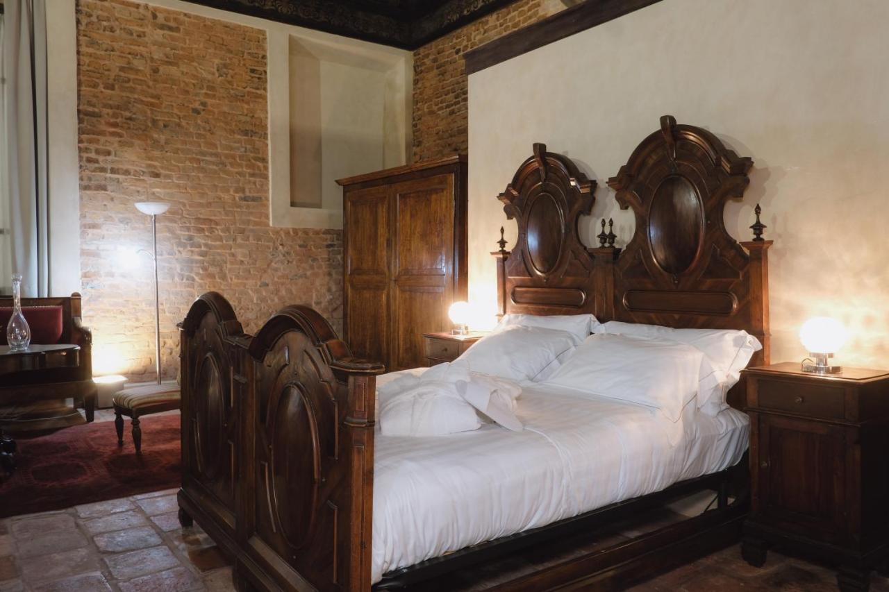 Foresteria Palazzo Guazzoni Zaccaria *