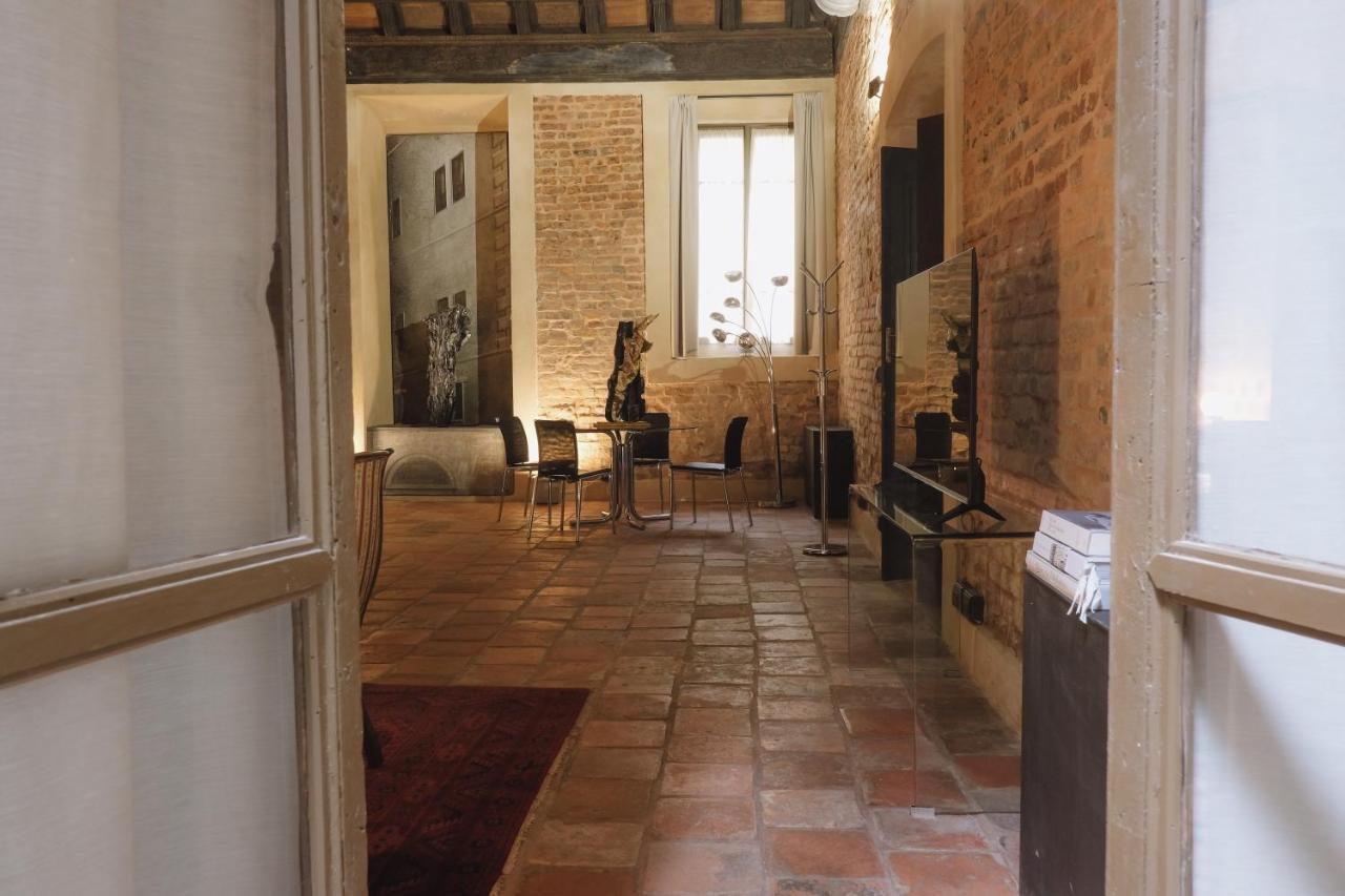 Foresteria Palazzo Guazzoni Zaccaria *
